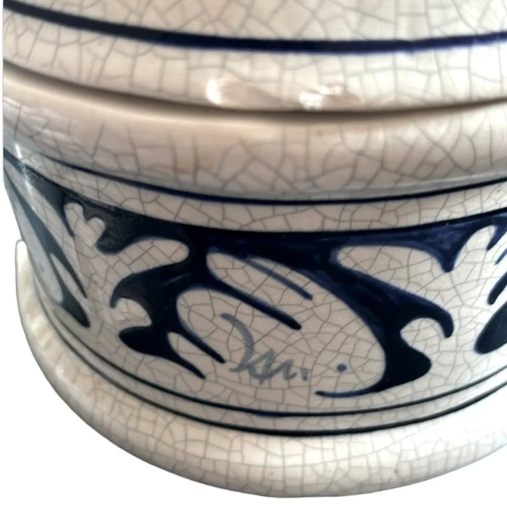 Dedham Pottery Covered Dish with Blue Bunny Crackle by The Potting Shed 1.5 qt - Picture 6 of 7